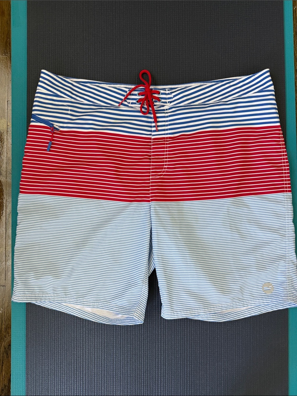Vineyard Vines Whale Harbor Striped Board Shorts Swim Trunks - Size 40